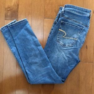 Sz 8 Short AE Hi-Rise Jegging Disc. shipping